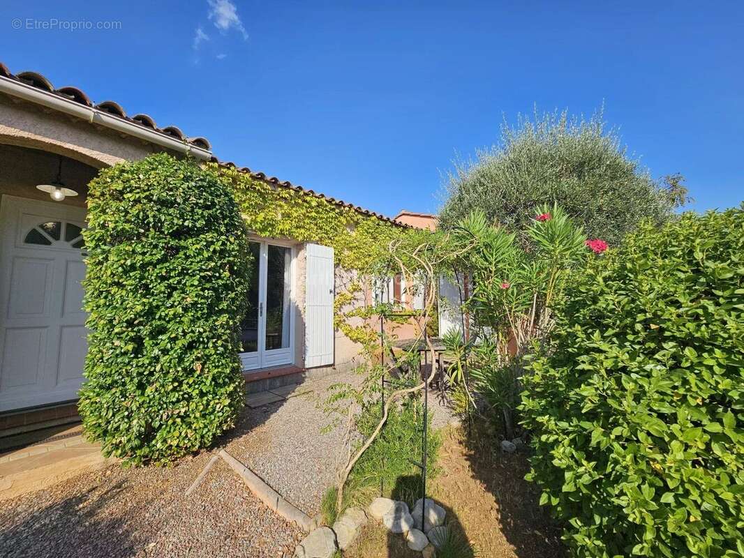 Vente Maison Figanieres(83830) 450 000ï¿œ - photo 2
