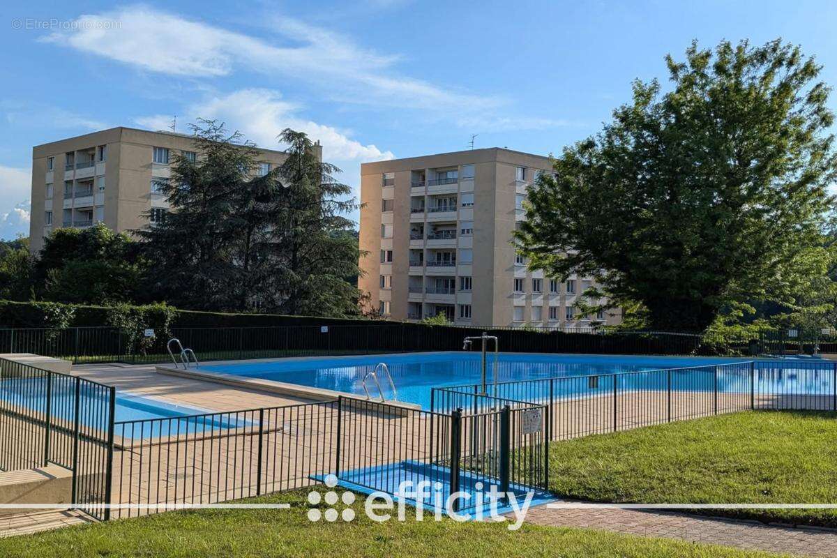 Appartement à SAINTE-FOY-LES-LYON