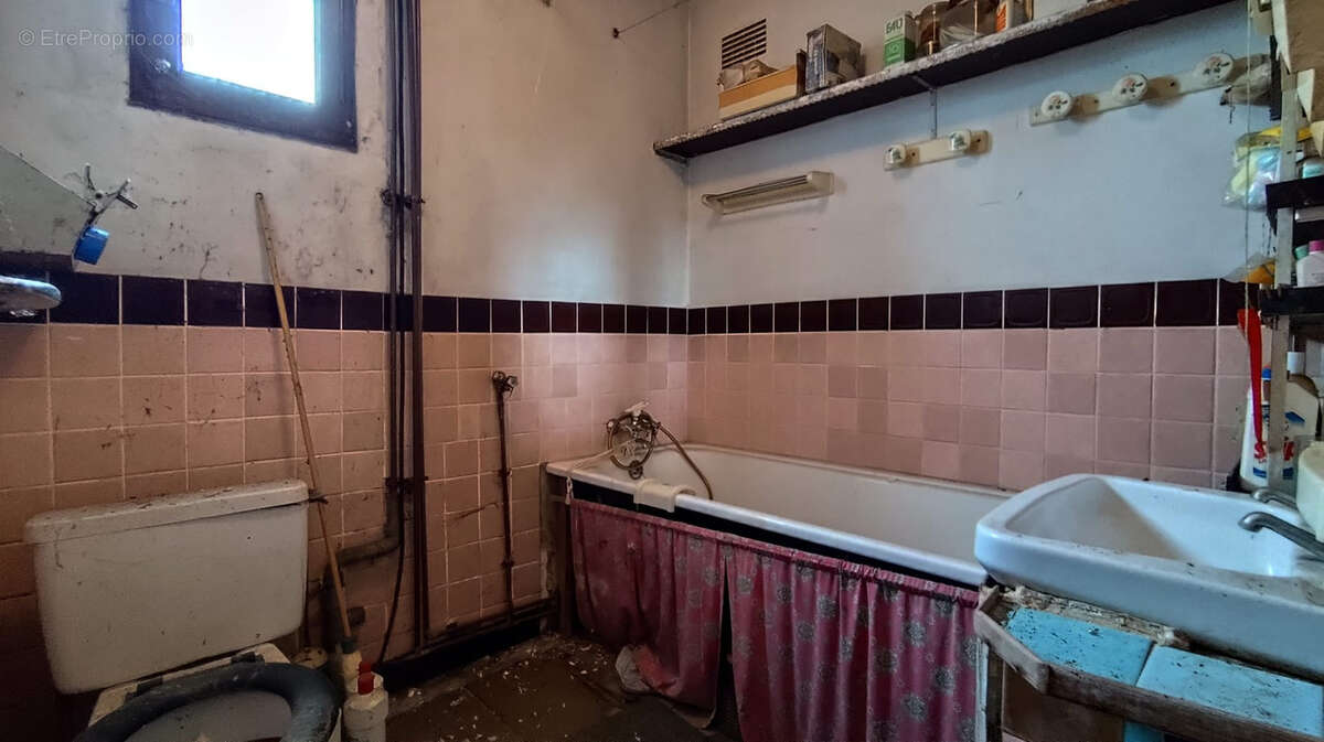 Maison à VERNEUIL-SUR-SERRE