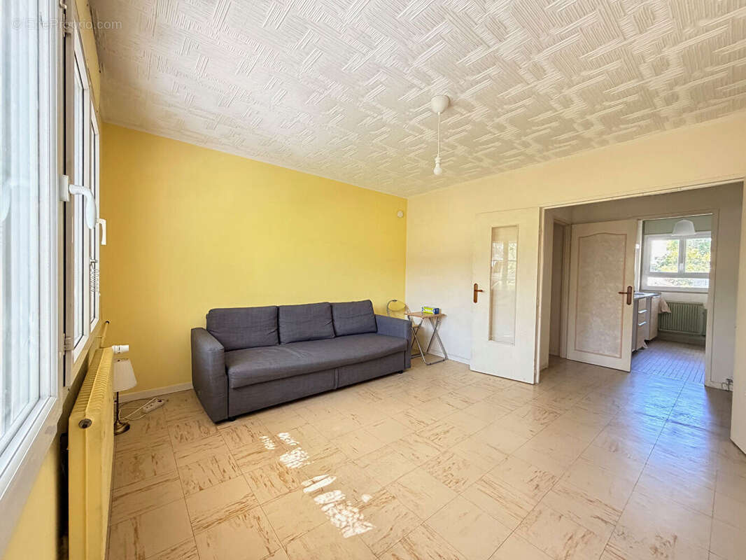 Appartement à SARTROUVILLE