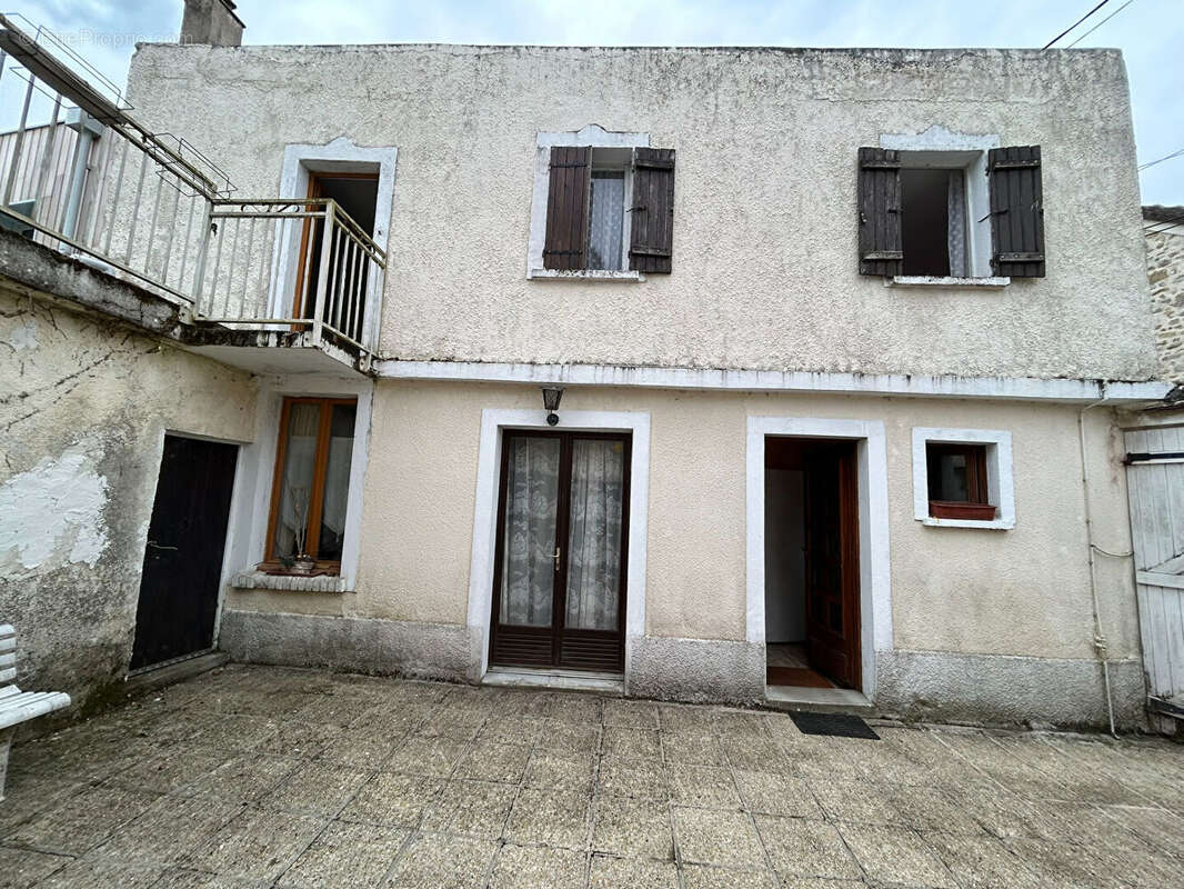 Maison à RECLOSES