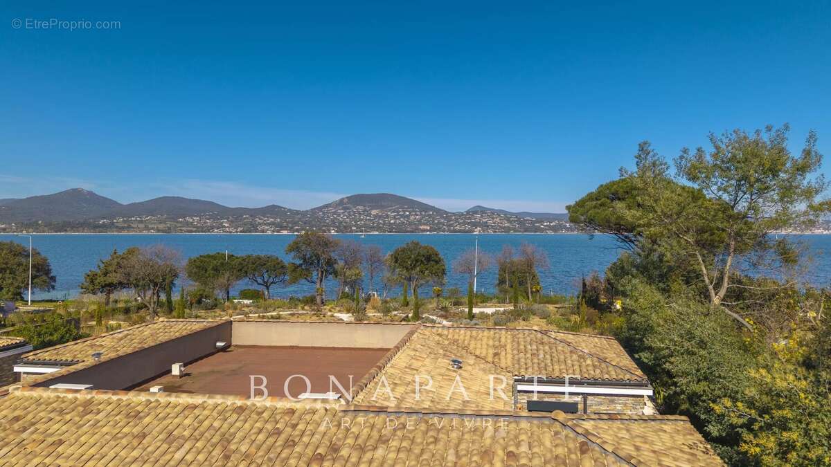 GASSIN - SAINT-TROPEZ Exclusivité : Magnifique villa-appartement en duplex avec très belle vue merUSIVITE : Magnifique "villa ap - photo 4