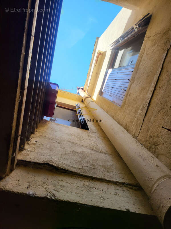 Maison à VIC-LA-GARDIOLE