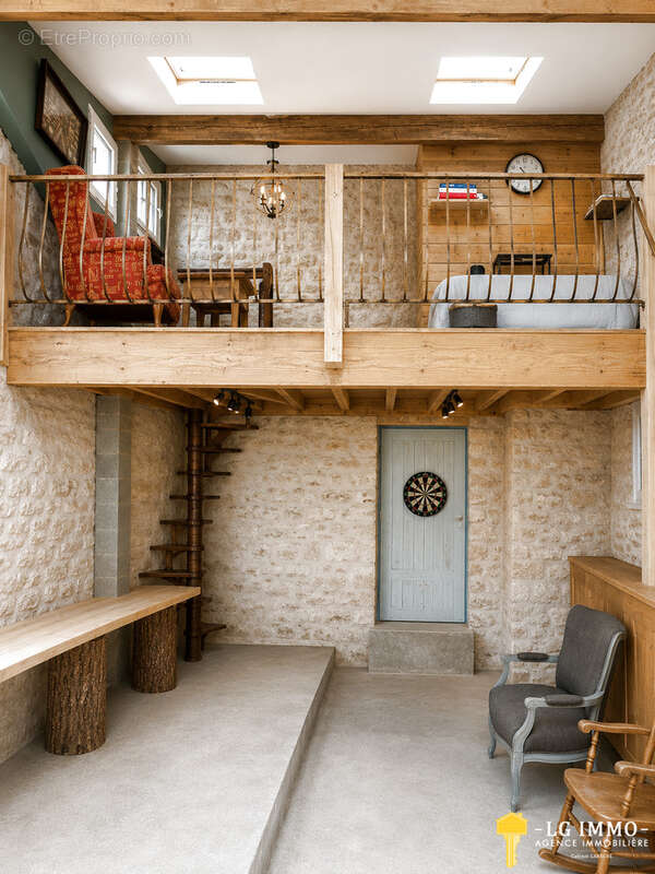 Maison ancienne rénovée avec  dependances, jardin de 1000 m2 et piscine au cœur de mortagne-sur-gironde - photo 22