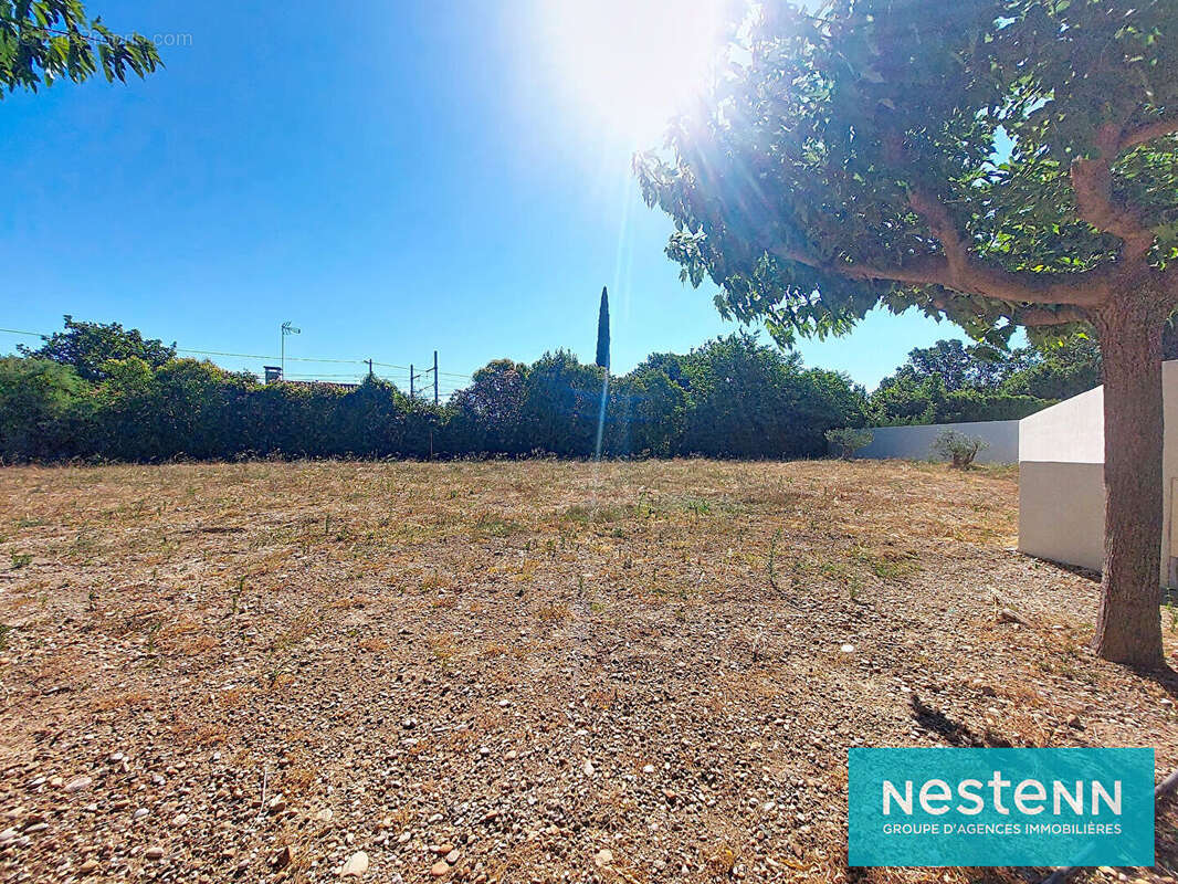 Terrain à vendre à Istres - Opportunité rare de 625 m² avec construction libre - photo 2