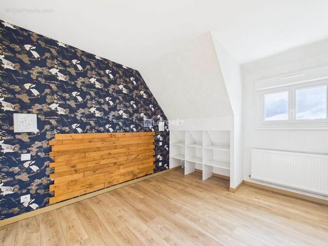 Maison à CHATEAUNEUF-DU-FAOU