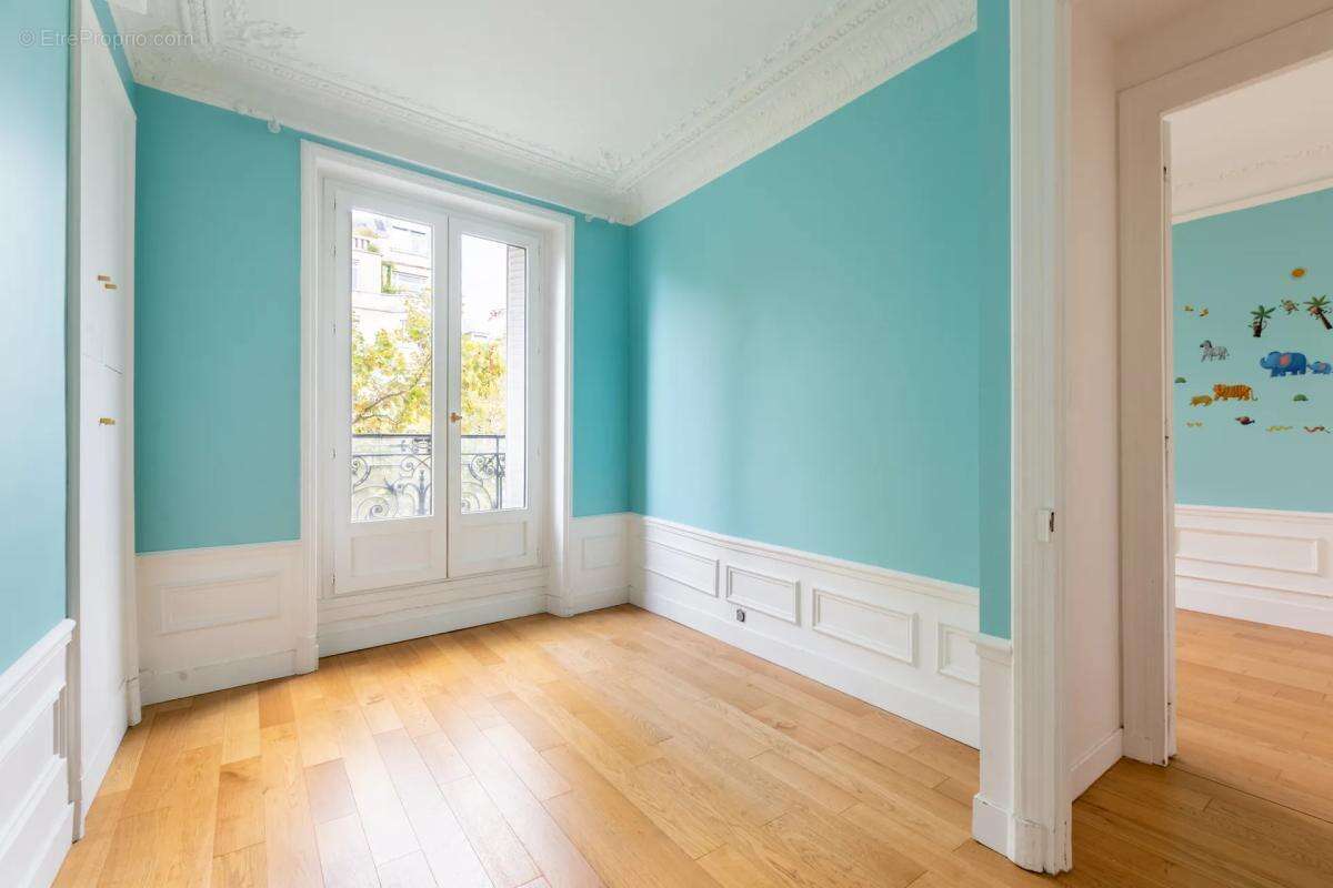 Appartement à PARIS-3E