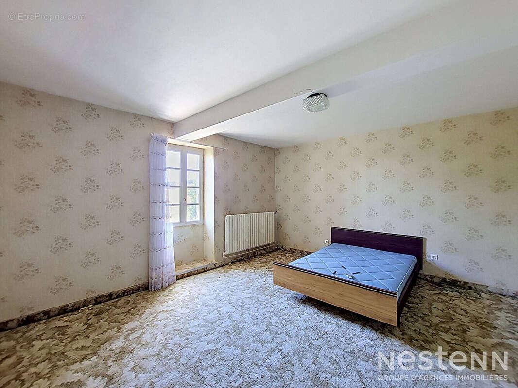 A Vendre Bâtisse en pierre de 255 m² avec dépendance attenante sur terrain de plus de 3 200 m² - photo 13