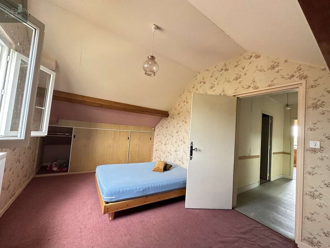Proche du centre ville, quartier calme, Maison 4 chambres, garage, sur terrain de 630m² - photo 10