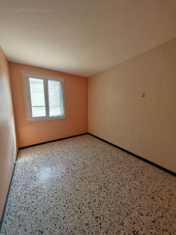 Maison de village avec jardin, garage et dépendances , Fort potentiel d'aménagement - photo 13