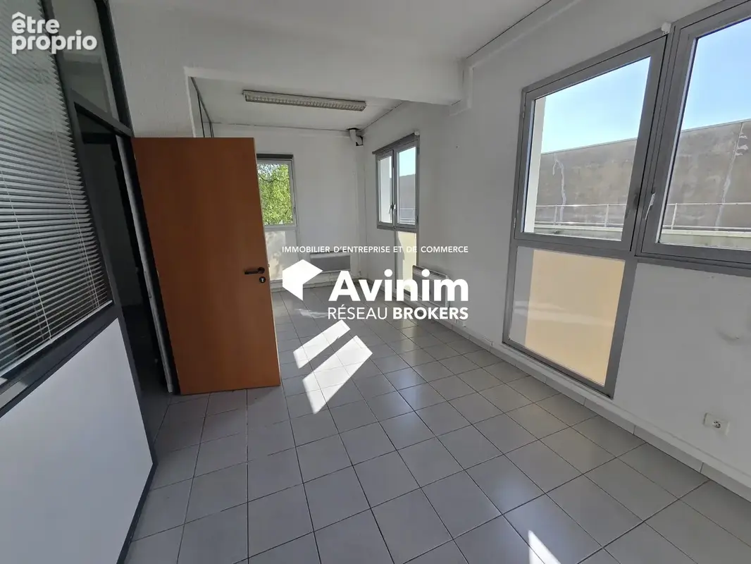 Commerce 305 m² à Oyonnax  - photo 7