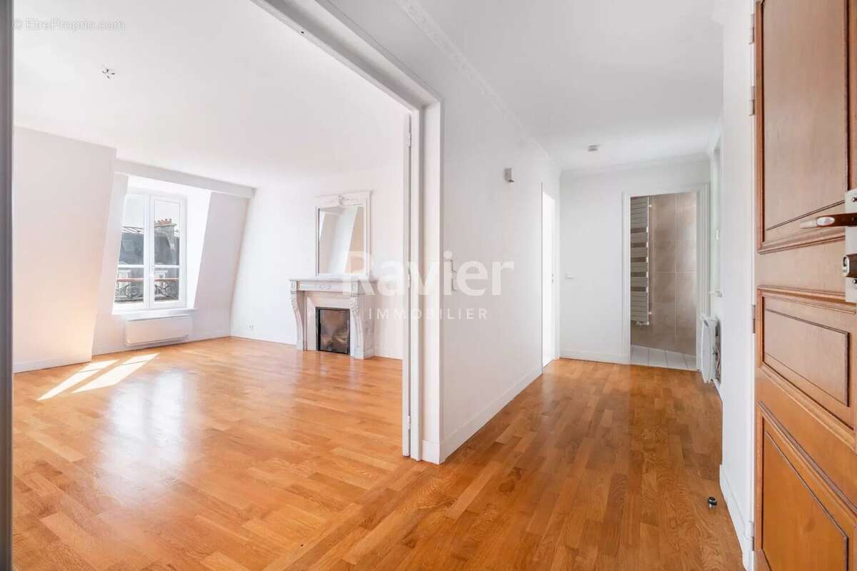 Appartement à PARIS-17E