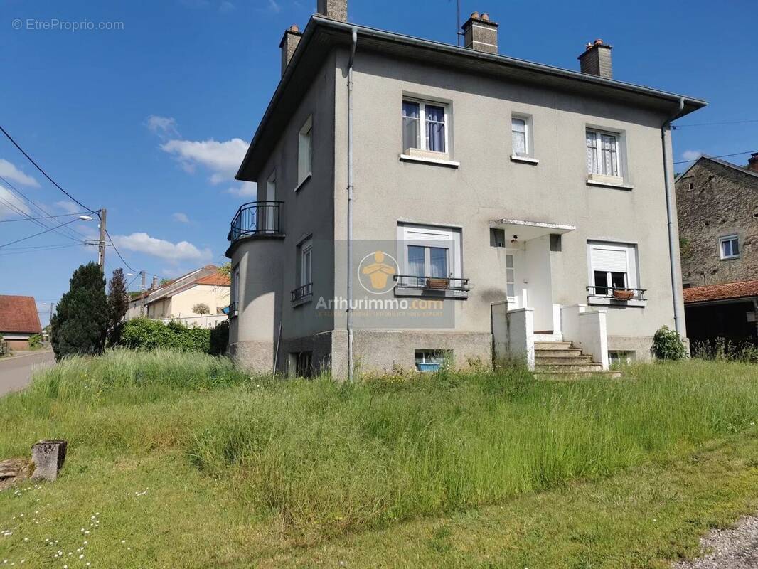 Maison à GRENANT