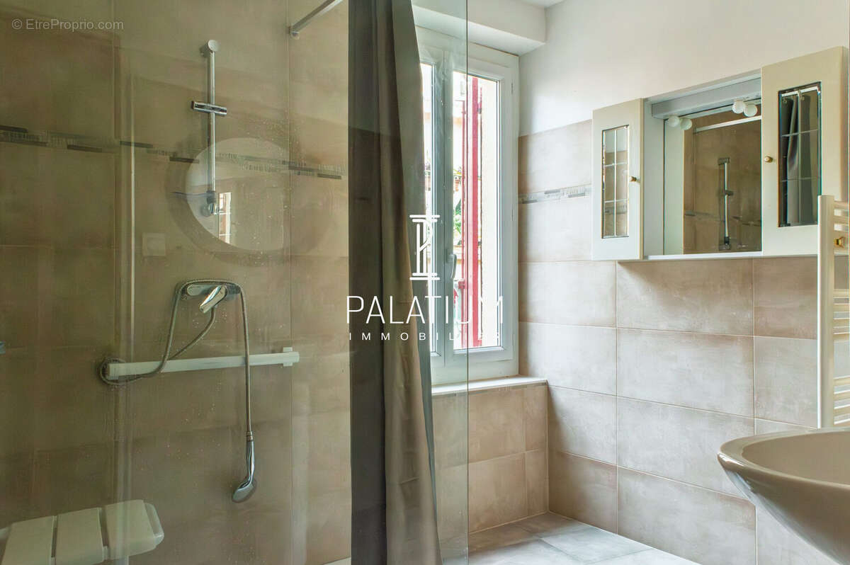 Appartement à PEYRUIS