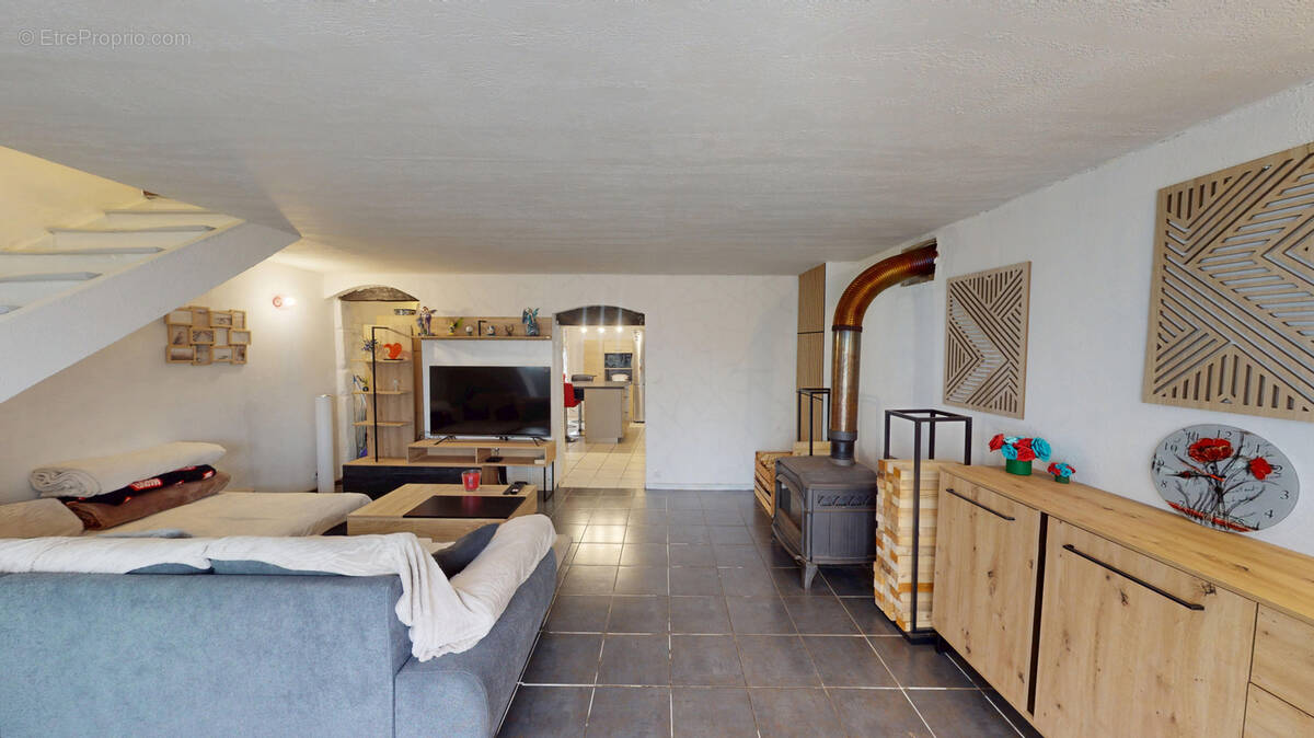 Maison à DECAZEVILLE