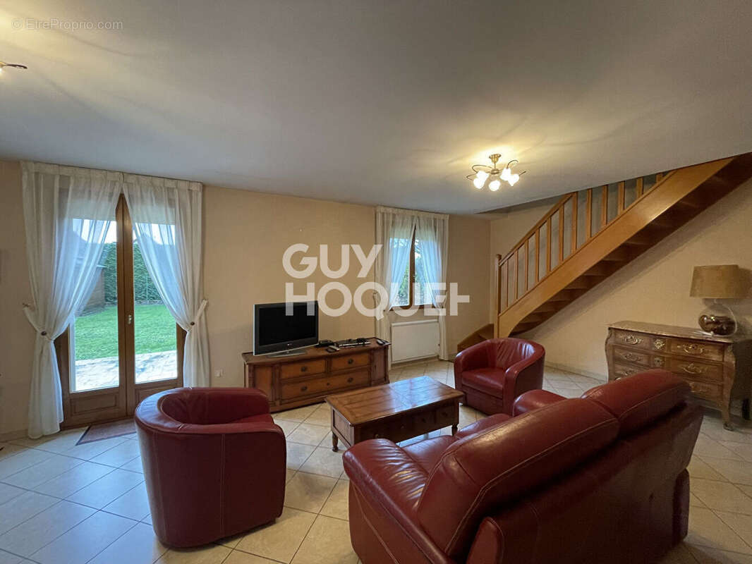 Maison à FONTENAY-TRESIGNY