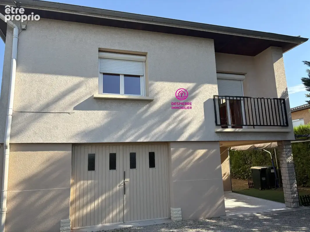Maison sur 2 niveaux - 74m2 habitables environ - 3 chambres - Terrain 672m2 - photo 2