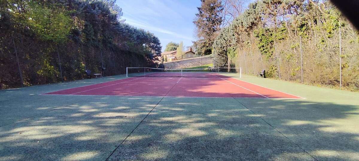 Appartement à CHARBONNIERES-LES-BAINS