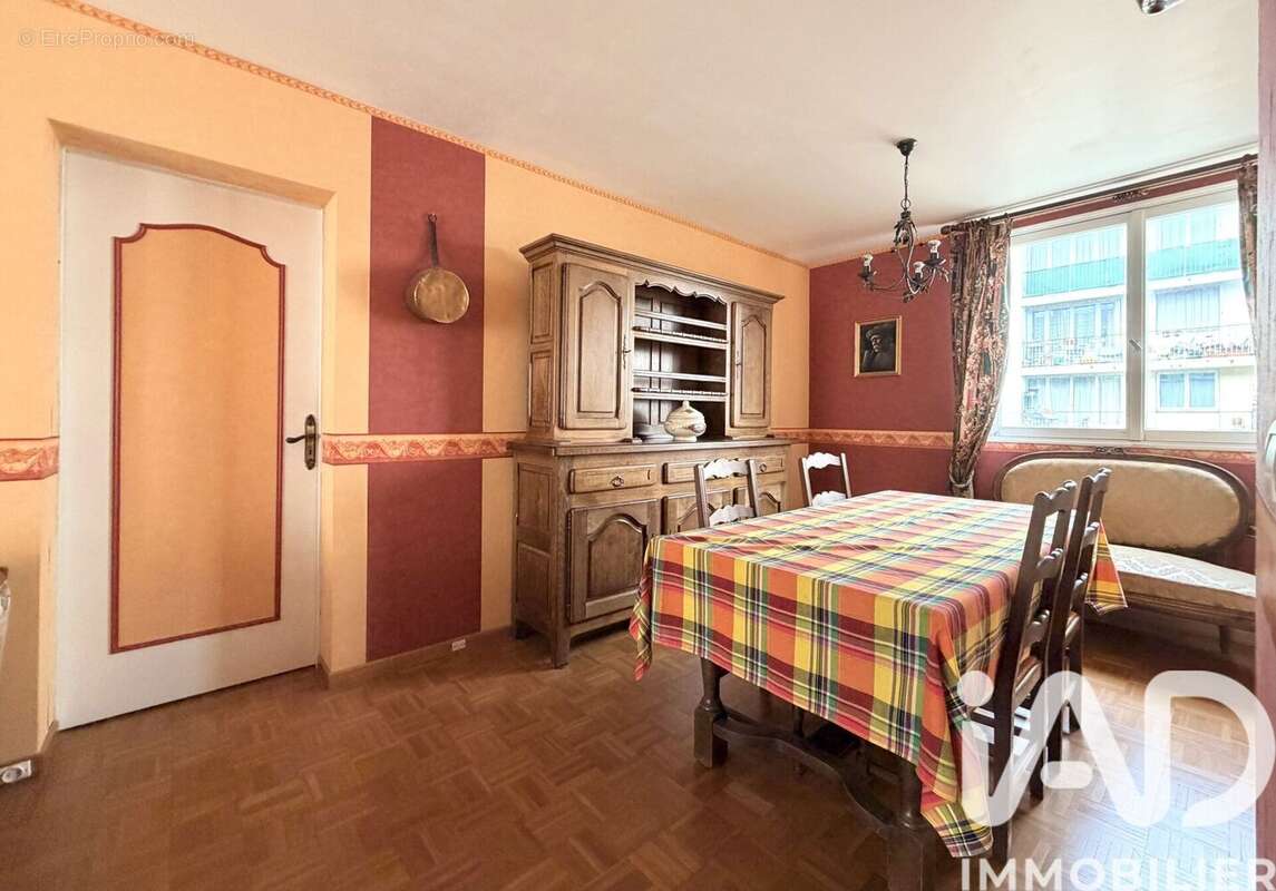 Photo 3 - Appartement à LE PLESSIS-ROBINSON