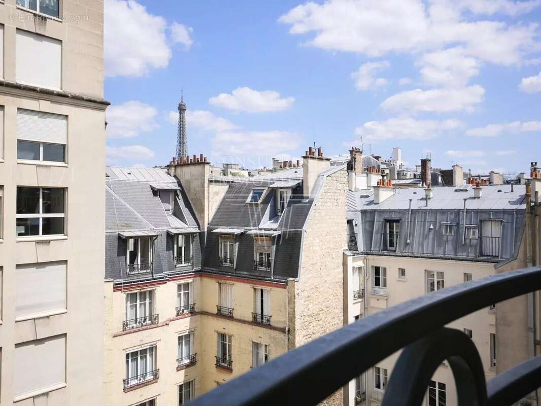 Appartement à PARIS-16E