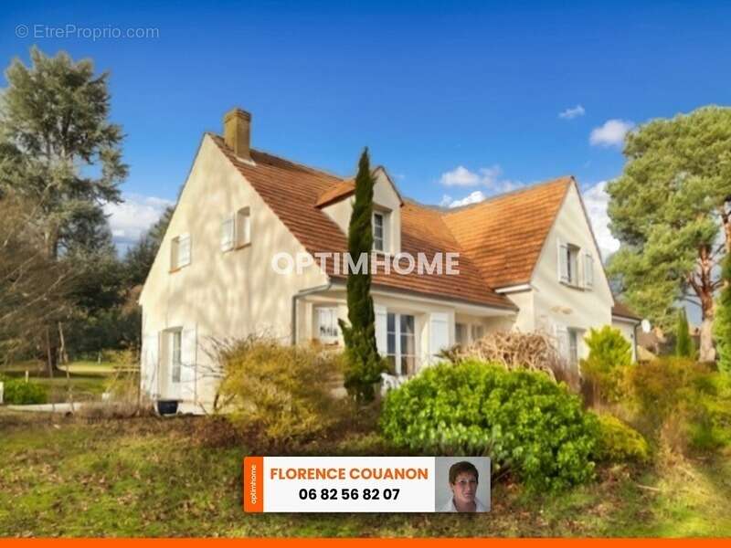 VAL SAINT GERMAIN. Propriété de 170 m² - 5 ch dont suite au RDC - Terrain 2688 m² divisible & constructible - photo 5