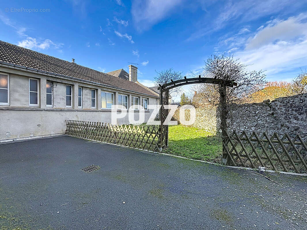 GOUVILLE SUR MER, bourg, maison bourgeoise en bon état général  - 6 pièce(s) - 148 m2 - photo 15