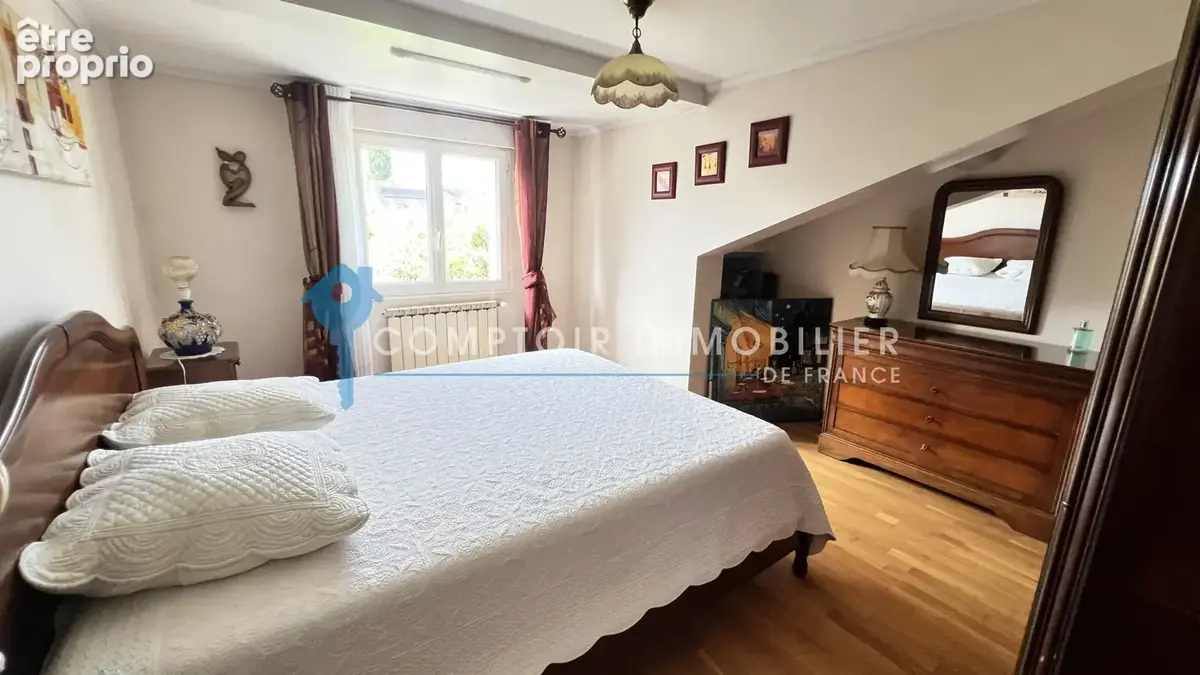 Propriété avec maison 260m2 et dépendance aménageable - photo 22