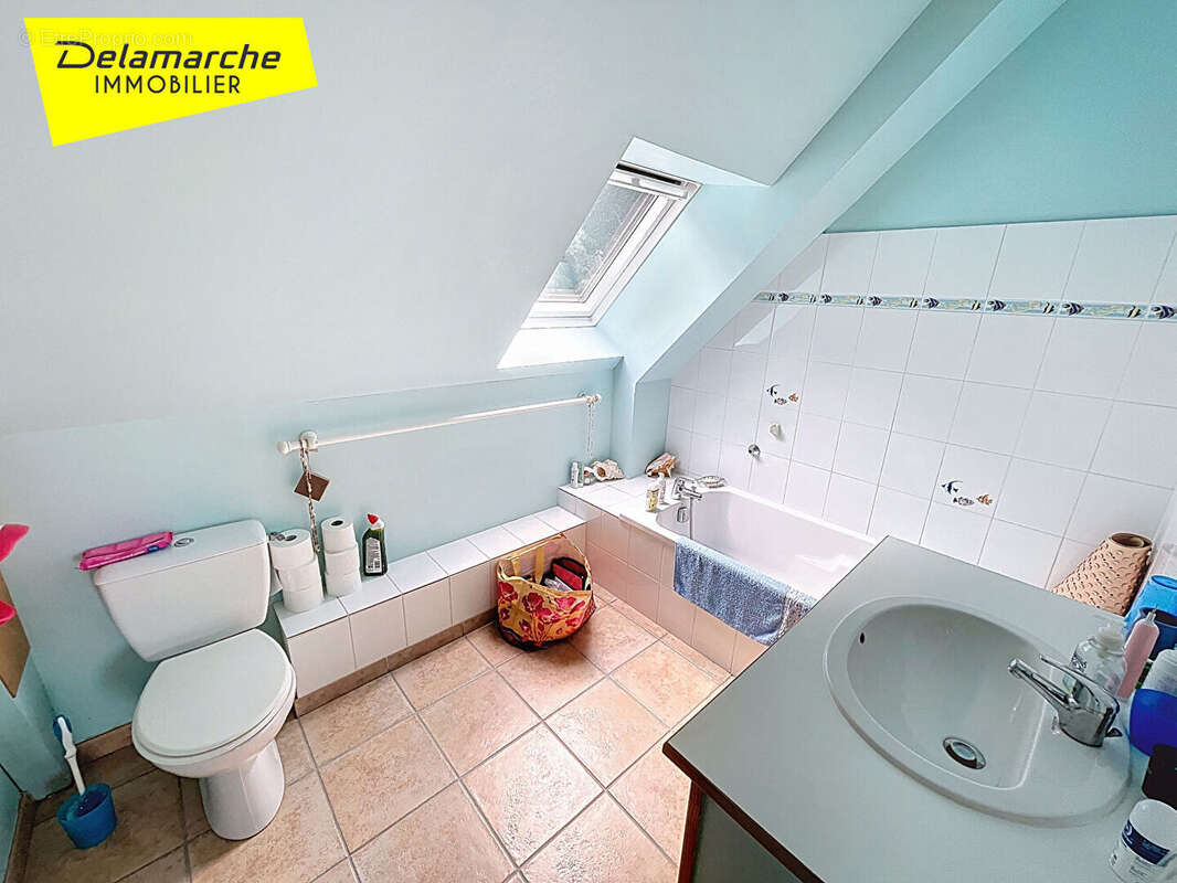 Maison à DONVILLE-LES-BAINS