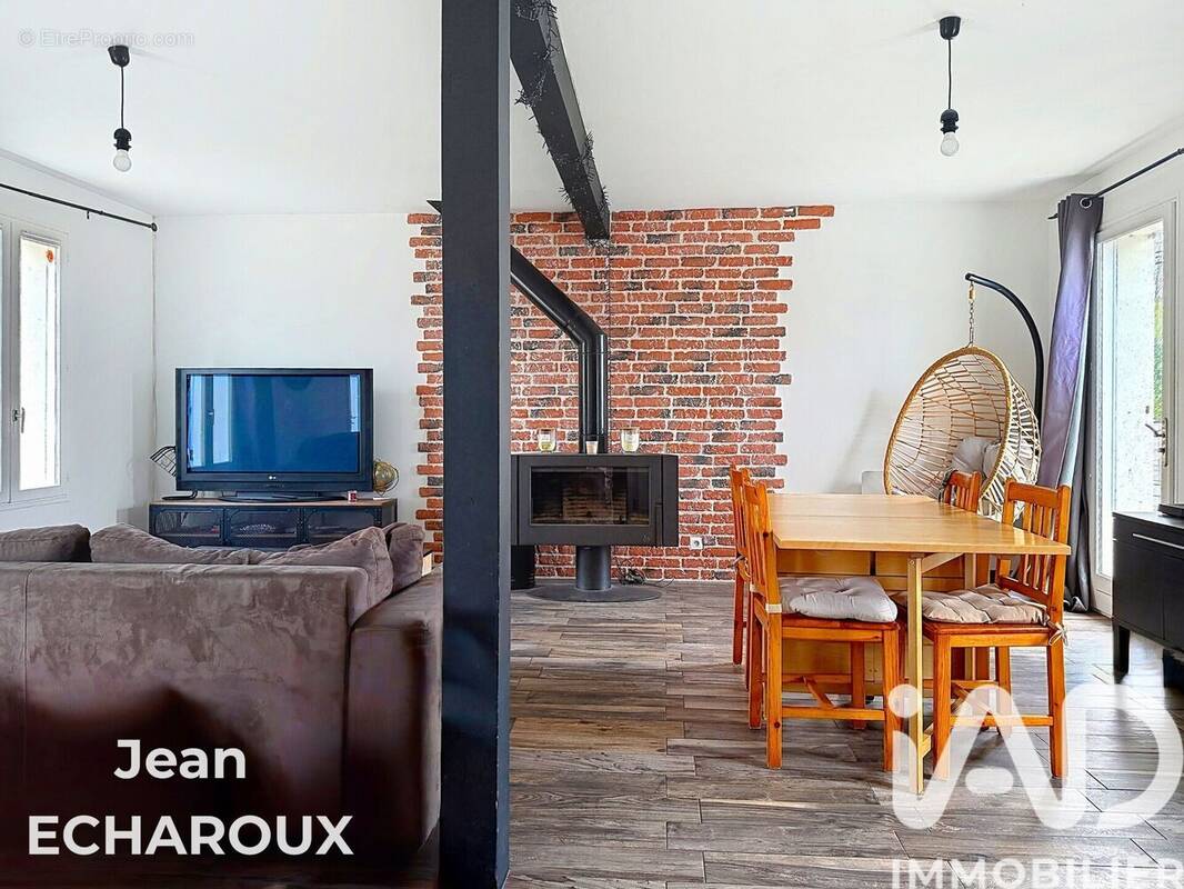 Photo 1 - Maison à MONDONVILLE-SAINT-JEAN