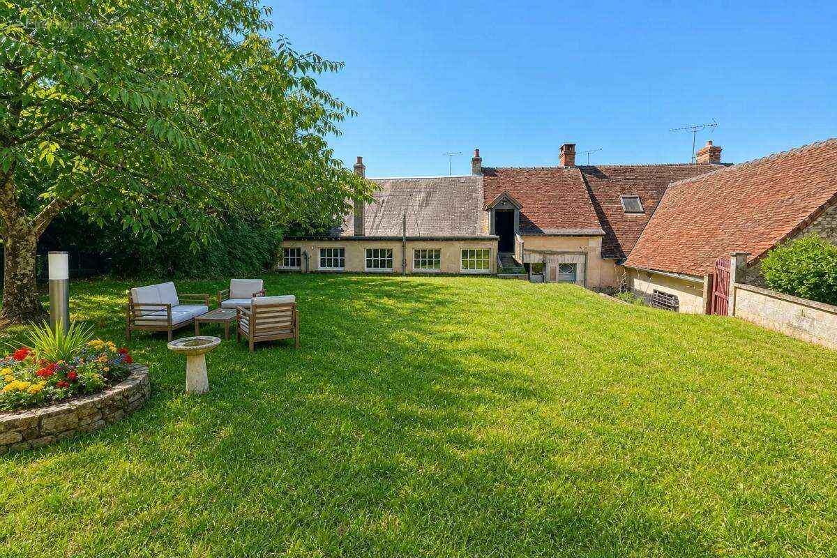 Maison de 3 pièces de 75 m2 avec jardin, située à Azay-le-Ferron - photo 2