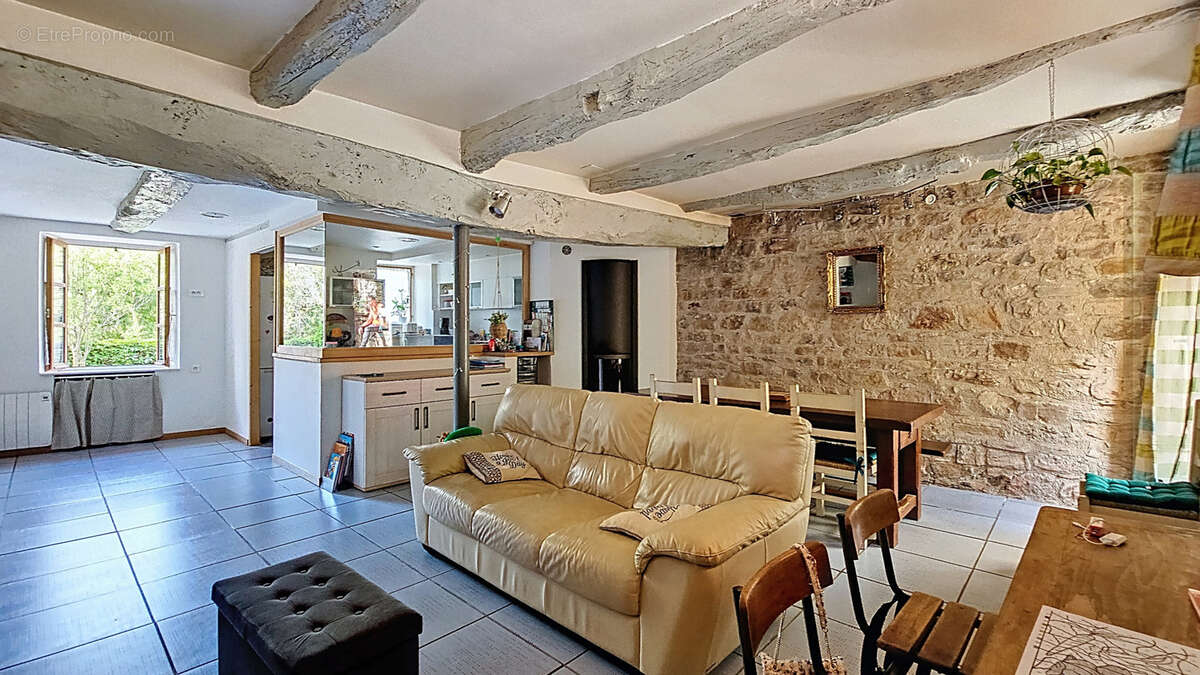 Maison à LES CABANNES