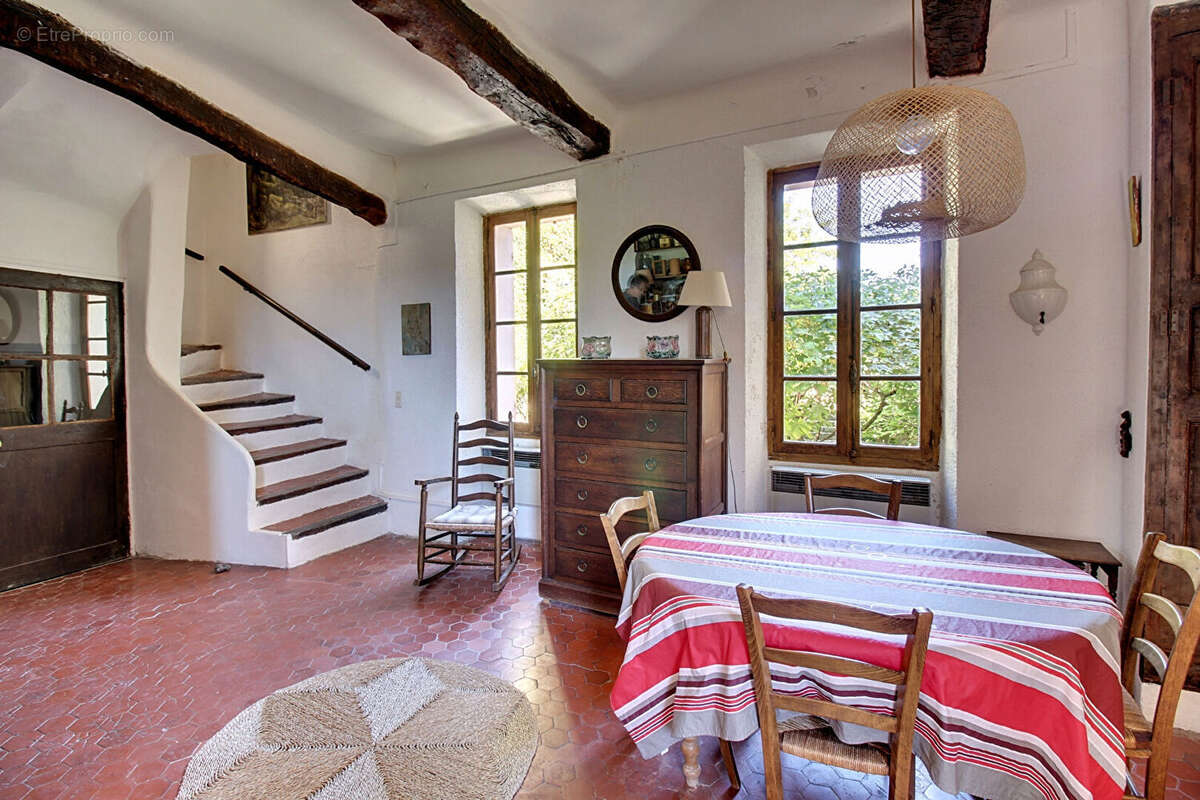 A VENDRE EN EXCLUSIVITE A CHATEAUDOUBLE - Charmante maison de village d'environ 100m² - photo 5