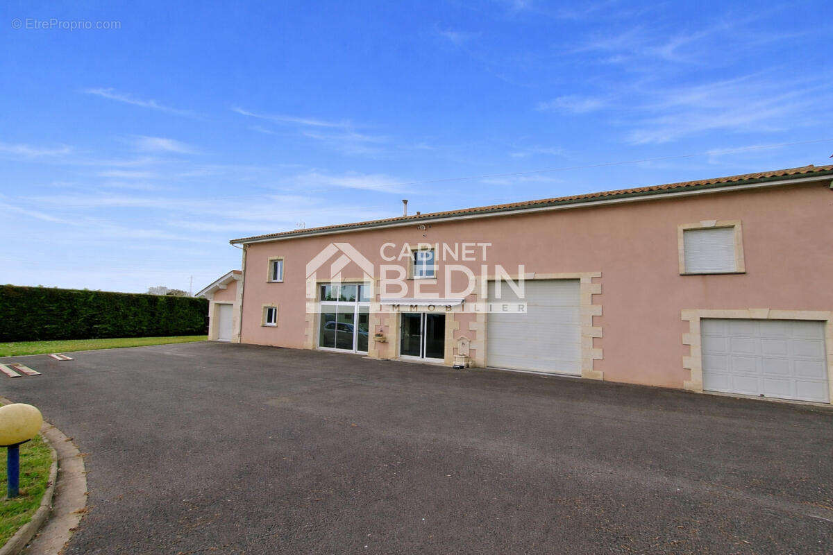 Maison à AMBARES-ET-LAGRAVE