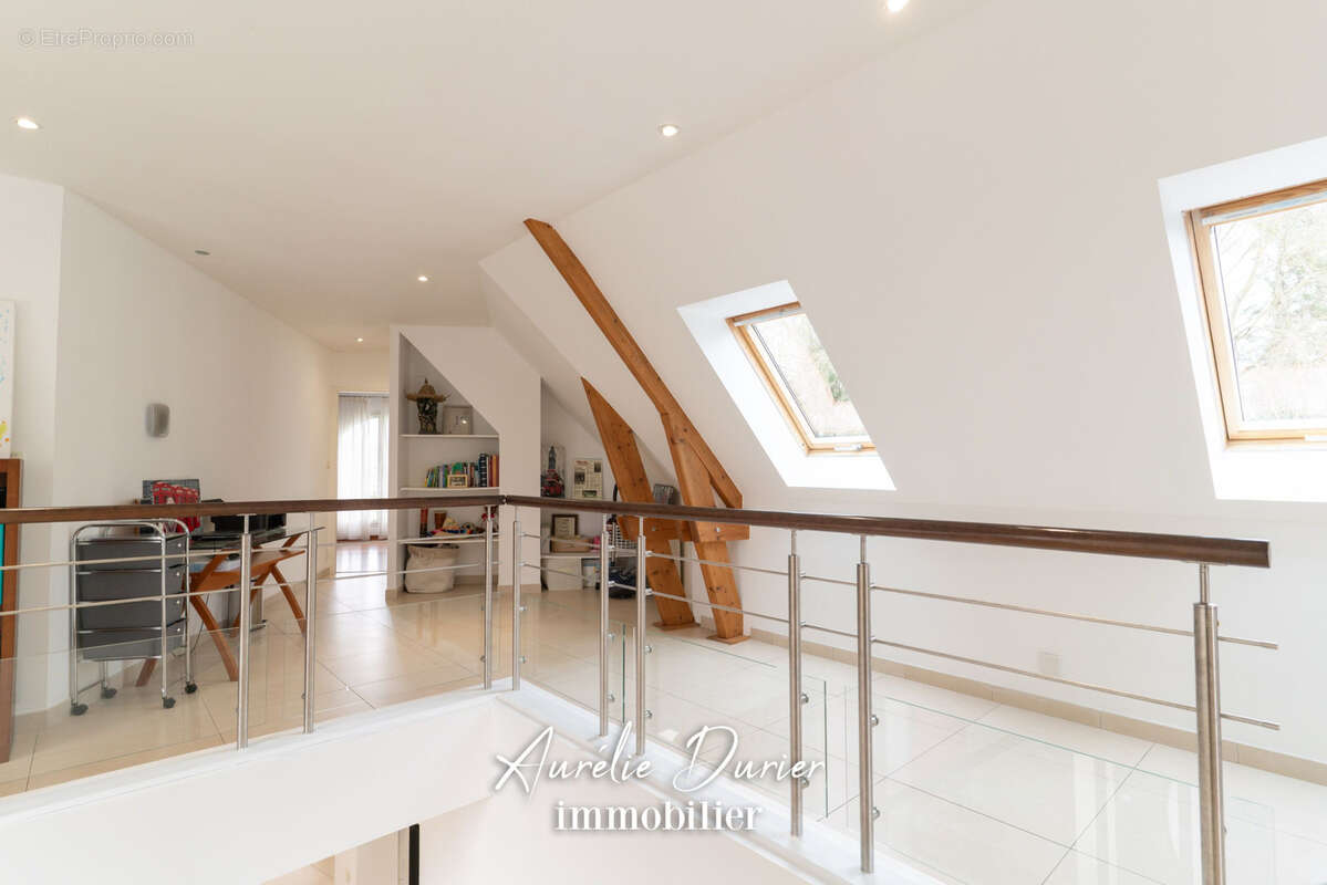 Maison à SAINT-CYR-SUR-LOIRE