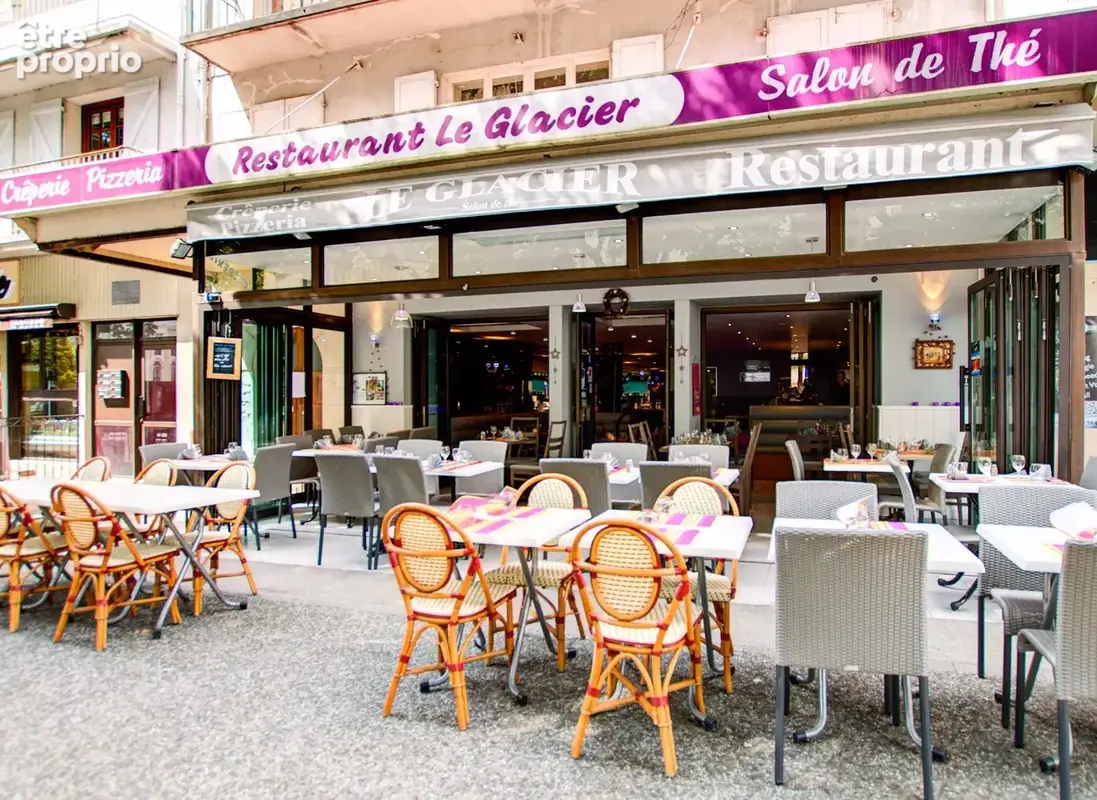 Photo Commerce à Bagneres-De-Luchon au prix de 405 000€