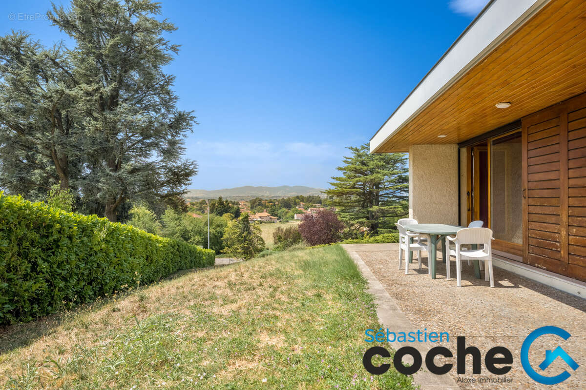 Charly   Maison d'architecte, vue exceptionnelle, potentiel rare - photo 4