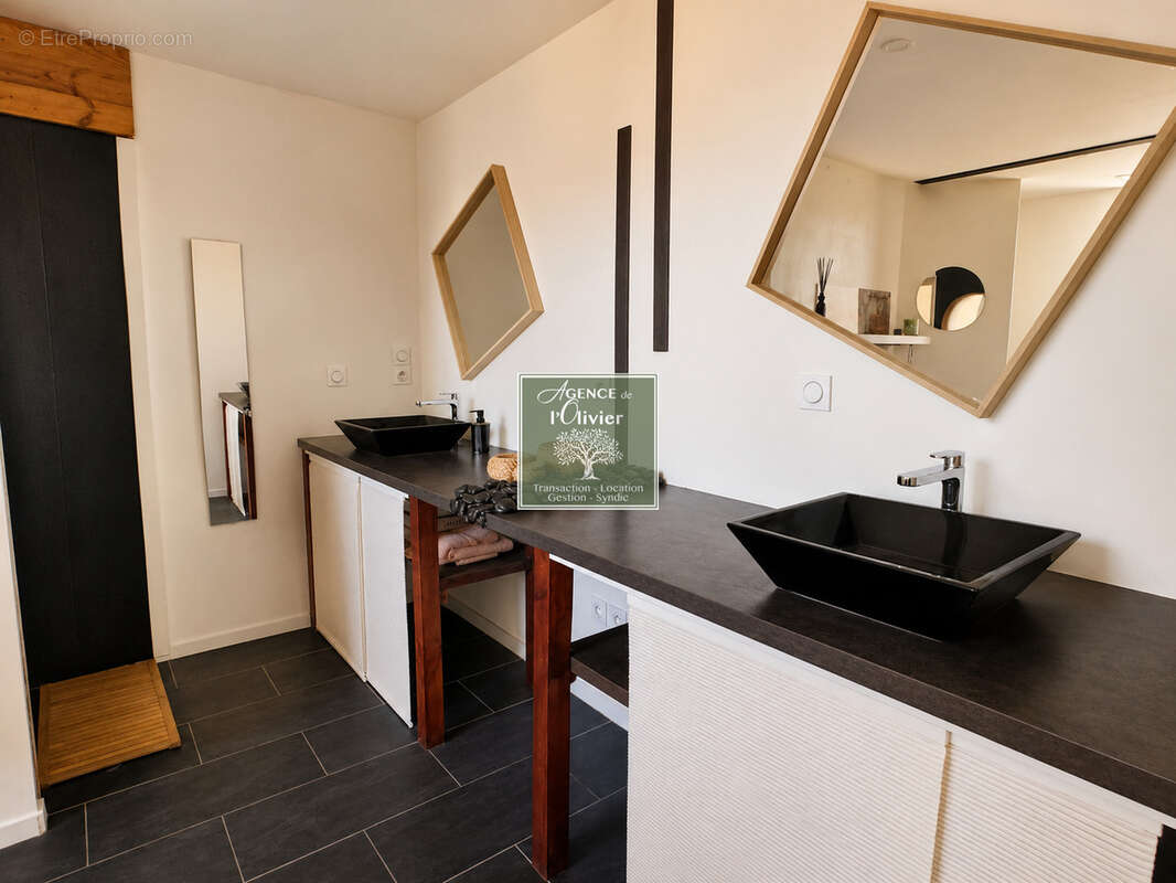 Loft d'architecte avec terrasse et parking en coeur de ville - photo 5