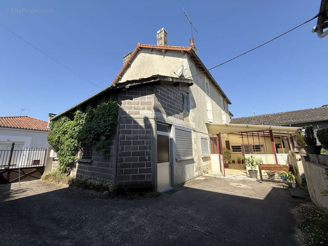 Maison de village et dépendances - photo 29