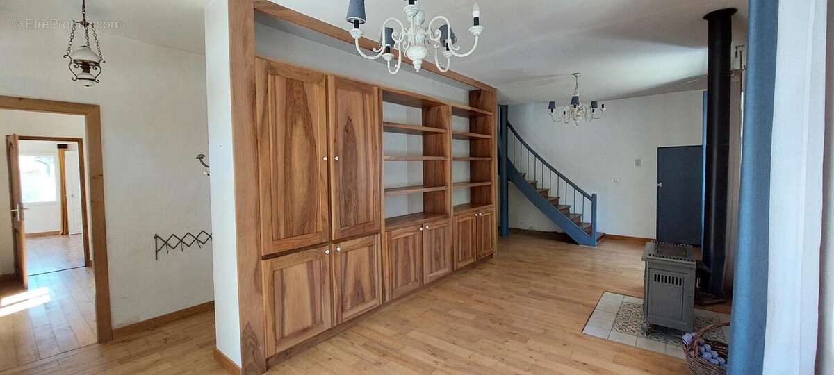 Maison 160 m² à Viriville  - photo 6