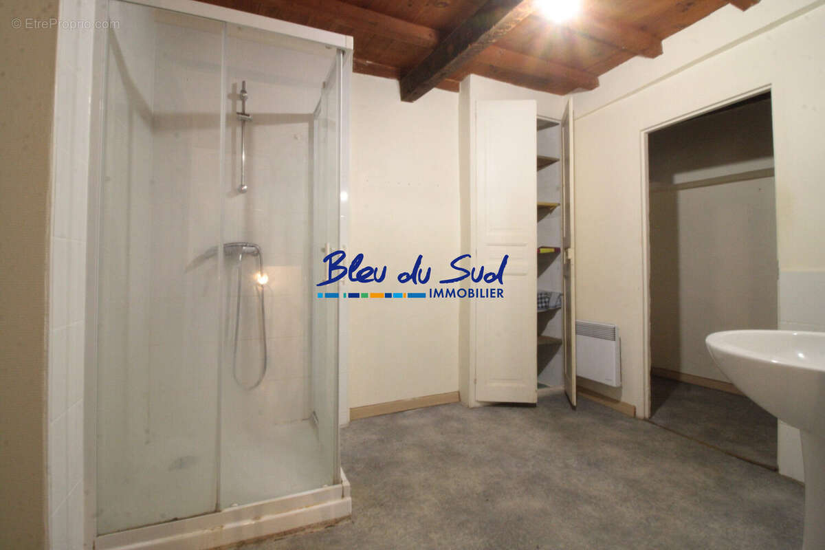 salle d'eau - Maison à PRADES