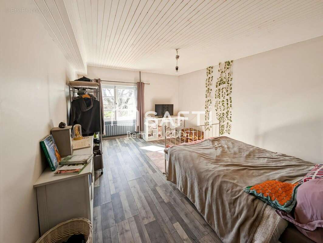 Photo 8 - Maison à LES ADJOTS