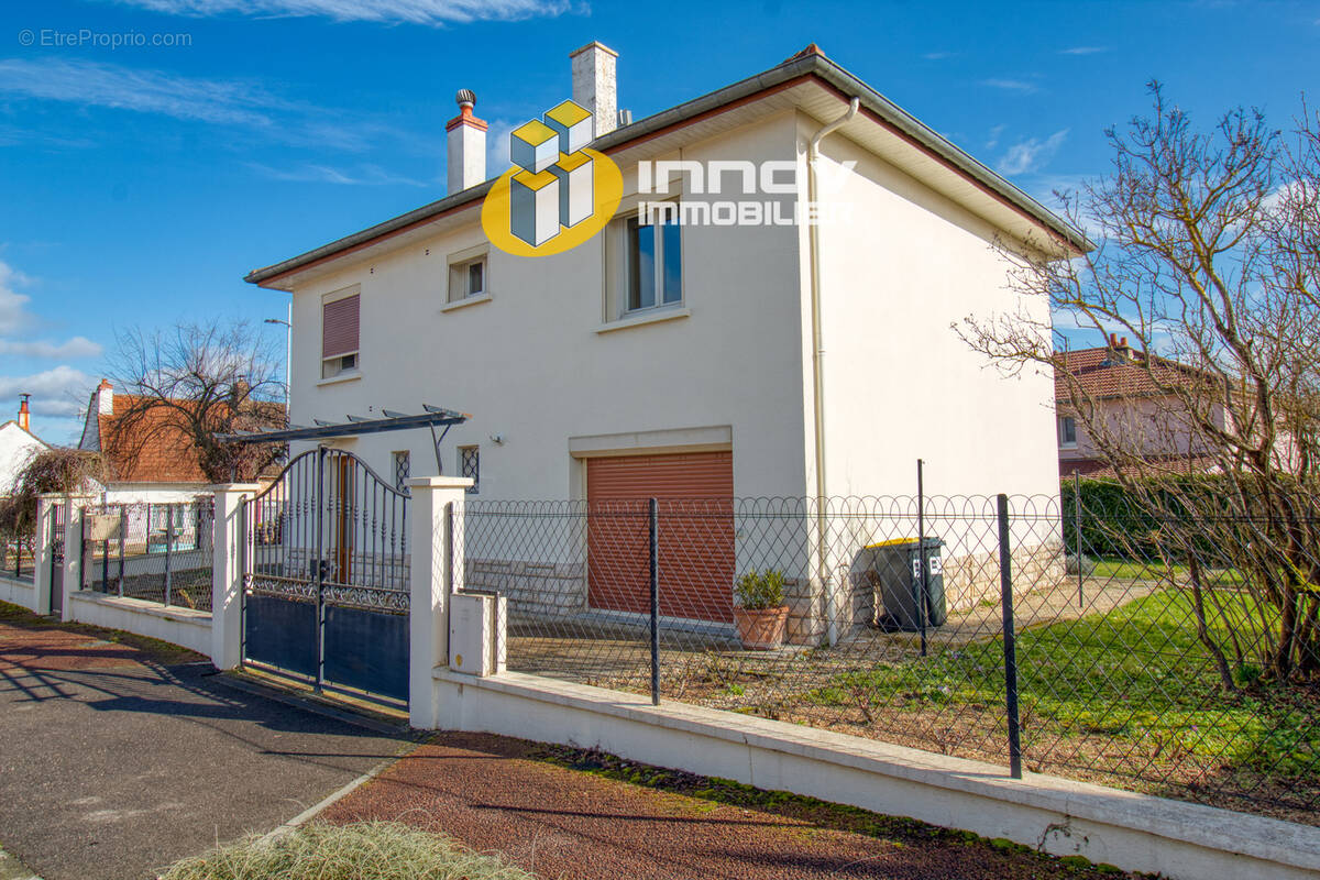 Maison à CHATENOY-LE-ROYAL