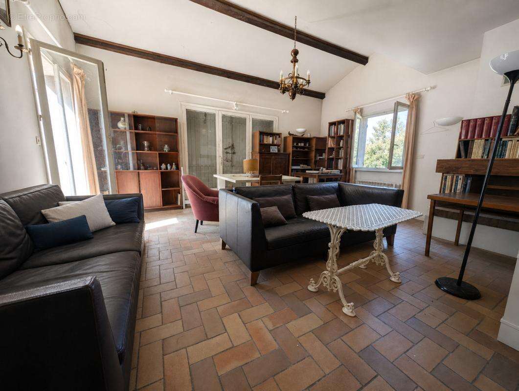 Maison 294 m² à Marseille-12e  - photo 6