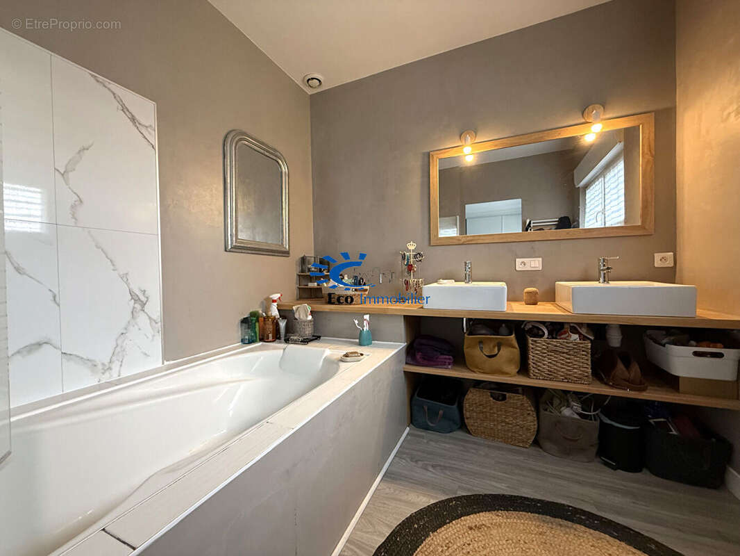 Maison à DOMPIERRE-SUR-MER