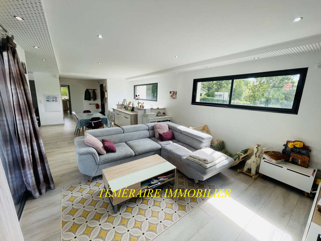 Maison à CHAMPAGNOLE