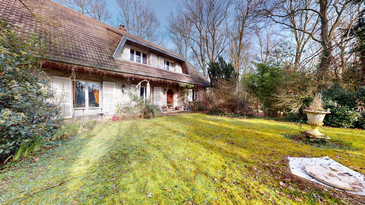 Maison à CHEVIGNY-SAINT-SAUVEUR