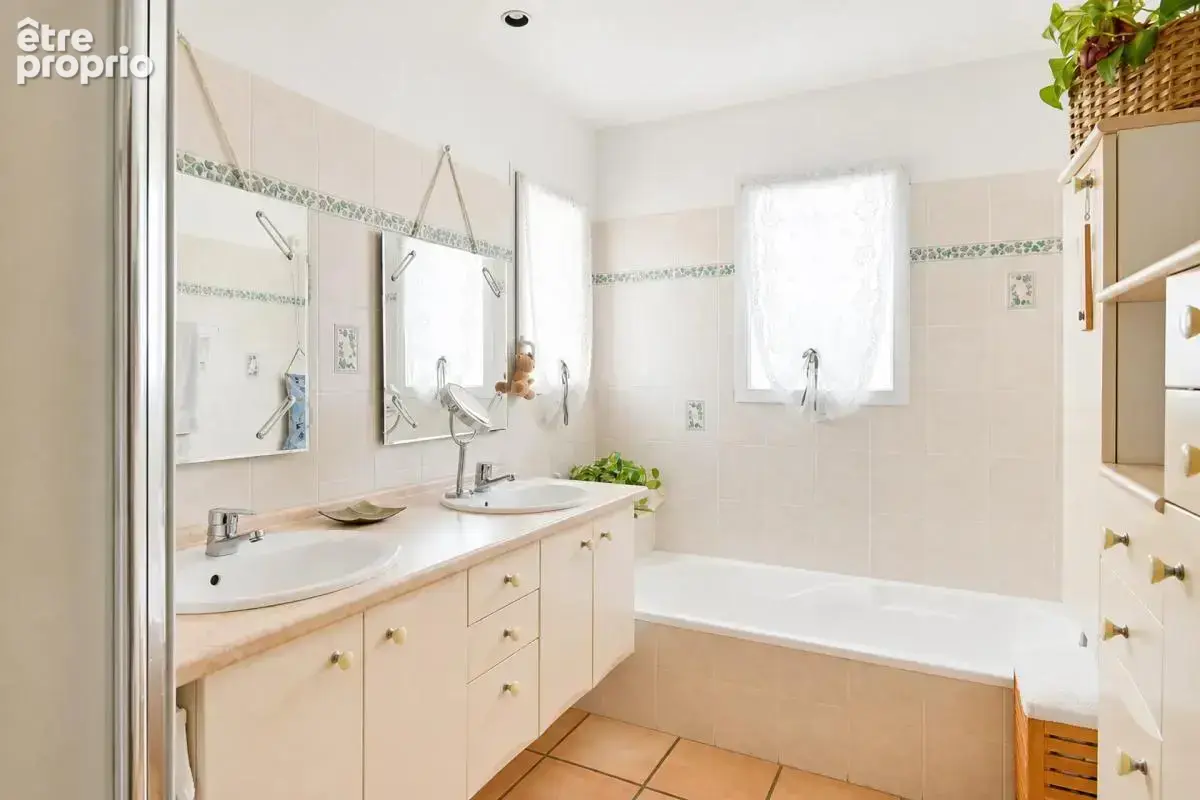 Maison de 6 pièces de 160 m² à Rodilhan - photo 11