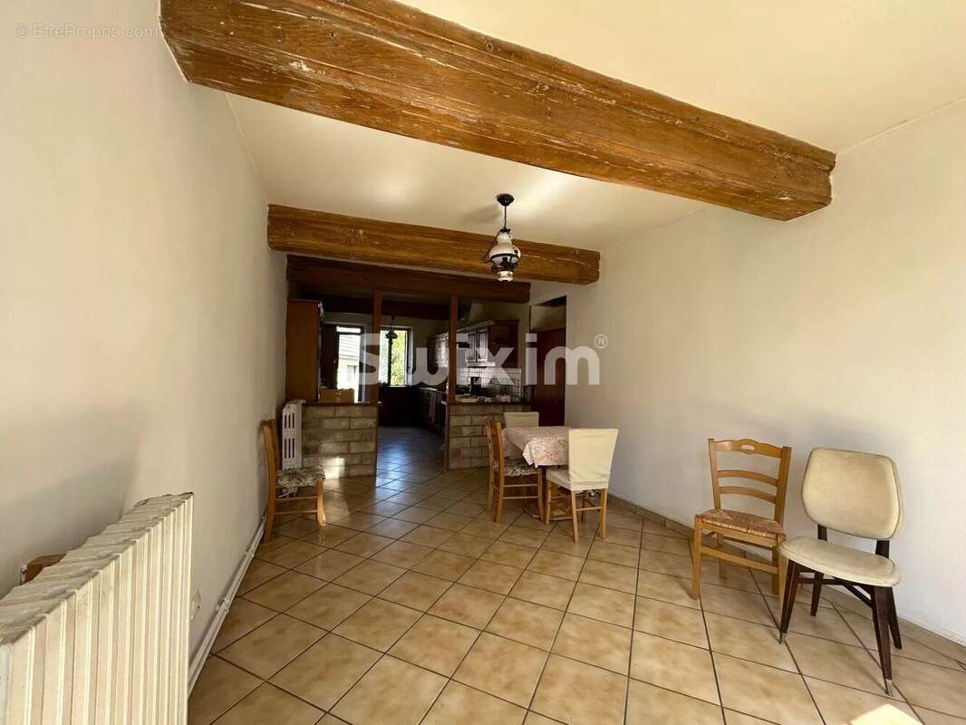 Maison à QUARRE-LES-TOMBES
