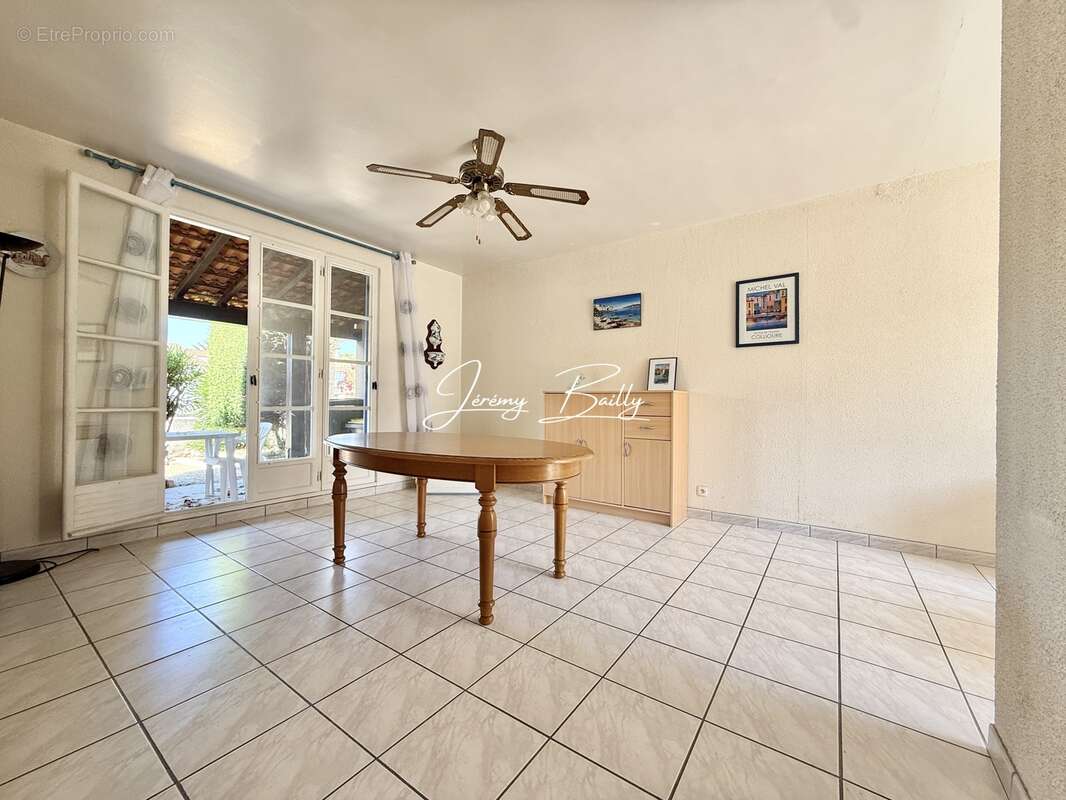 Maison à SAINT-ESTEVE