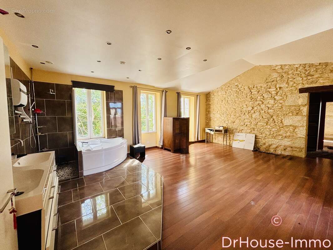 Autre à ROUFFIGNAC-DE-SIGOULES